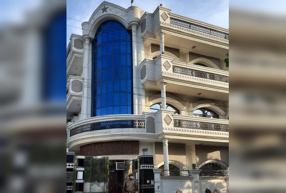 Ghaziabad robbery Robbery in property businessman house in Ghaziabad worth one crore rupees see photos