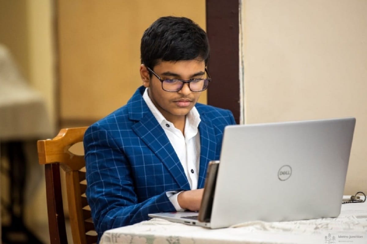 Meerut News: Adarsh Arora has completed 11 computer science courses at the age of 14 years