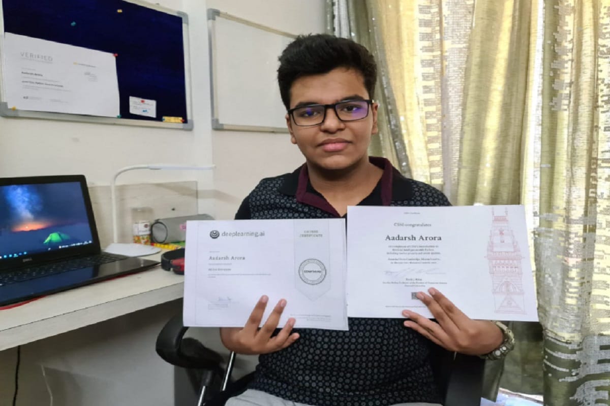 Meerut News: Adarsh Arora has completed 11 computer science courses at the age of 14 years