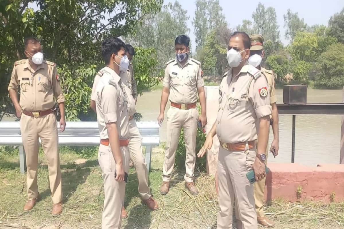 Muzaffarnagar Doli murder case: A girl child's body is found in bushes on the banks of Gangahar