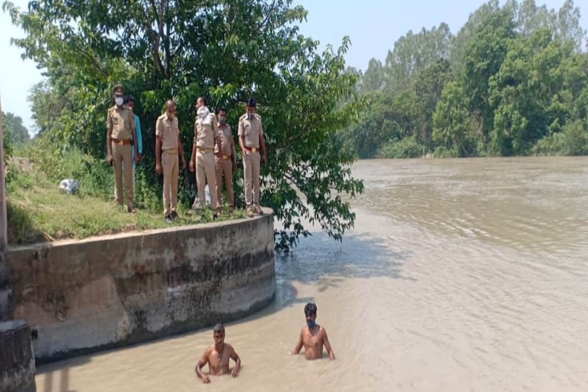 Muzaffarnagar Doli murder case: A girl child's body is found in bushes on the banks of Gangahar
