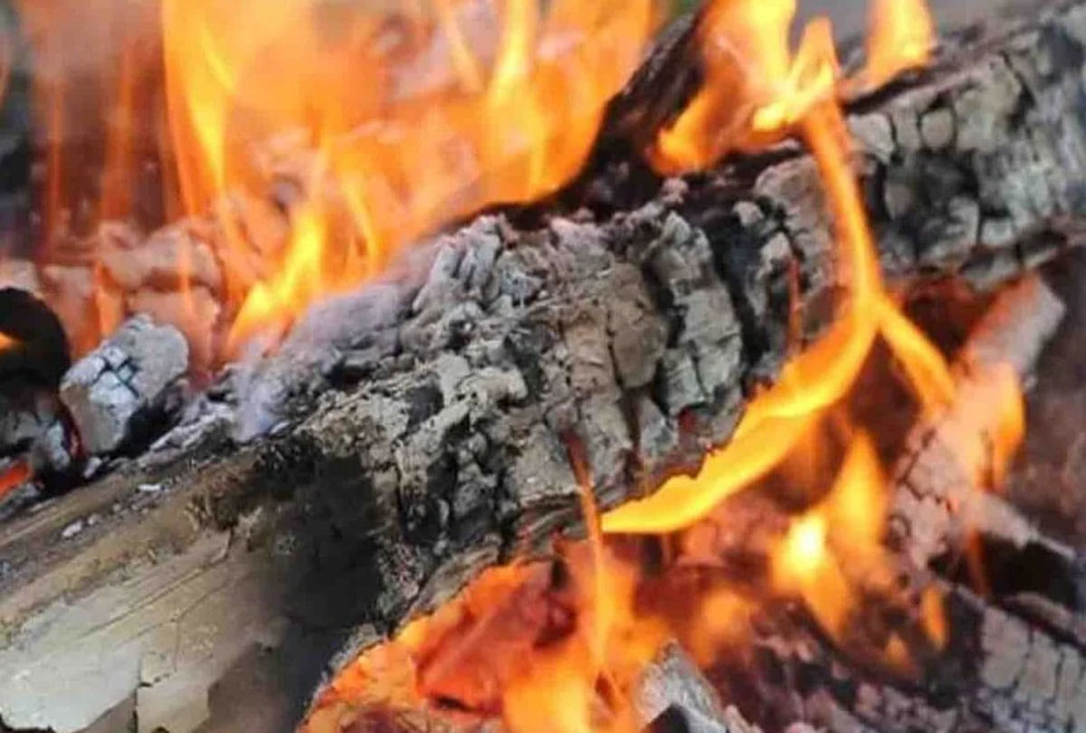 Son died in father funeral in kanpur