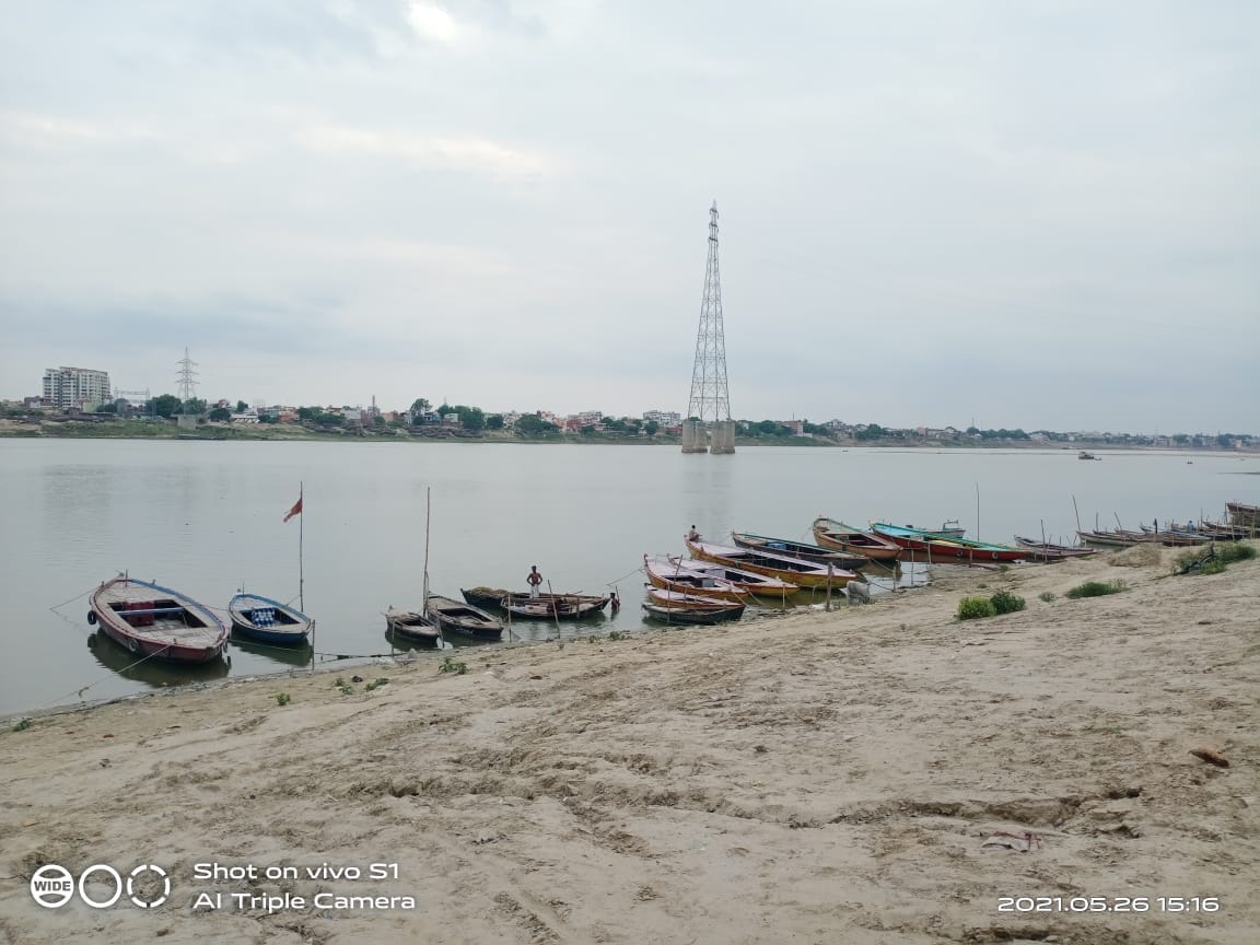 ganga water turns green in varanasi due to less flow namami gange pleaded to NMCG