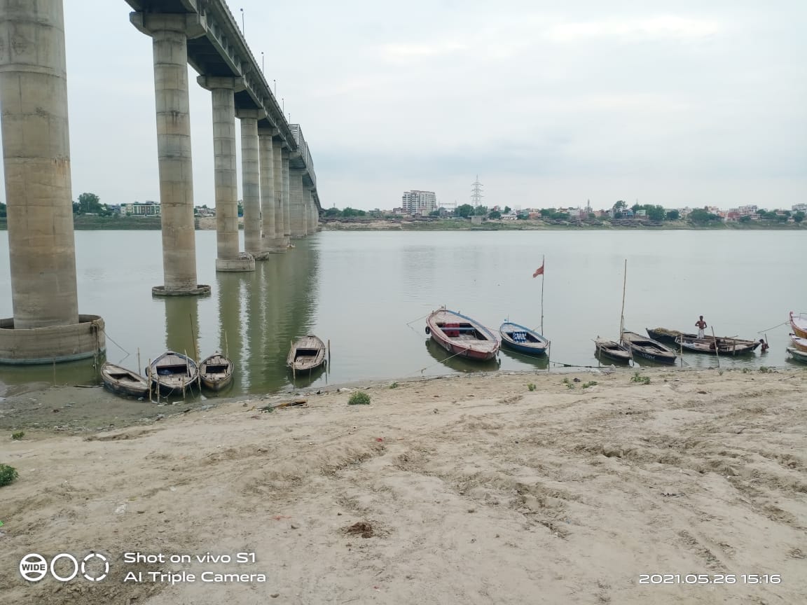 ganga water turns green in varanasi due to less flow namami gange pleaded to NMCG