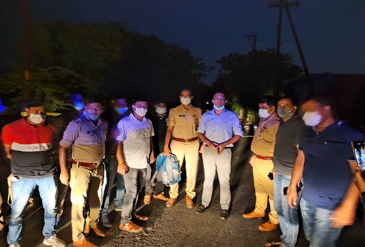Agra Police Encounter With Miscreant Who Looted In Doctor Rajanikant House One Arrests
