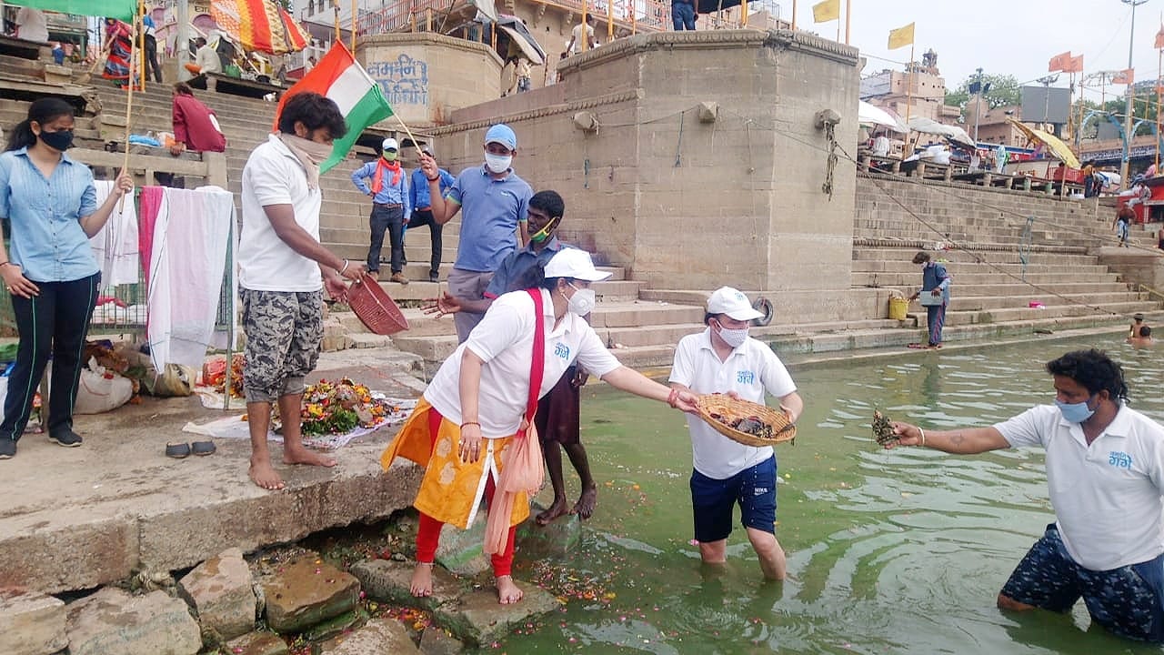 ganga water turns green in varanasi due to less flow namami gange pleaded to NMCG