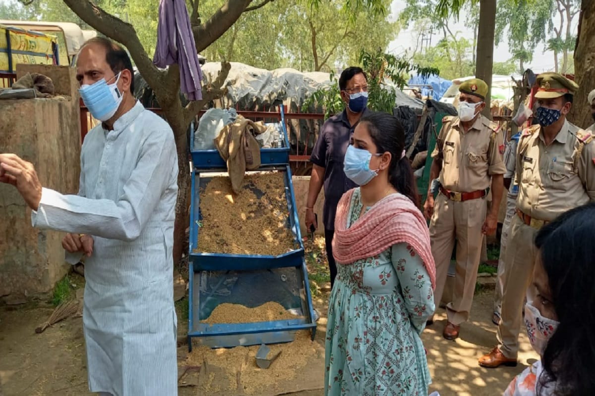 UP News: Farmers create ruckus over purchase of 20 quintals of wheat in Shamli