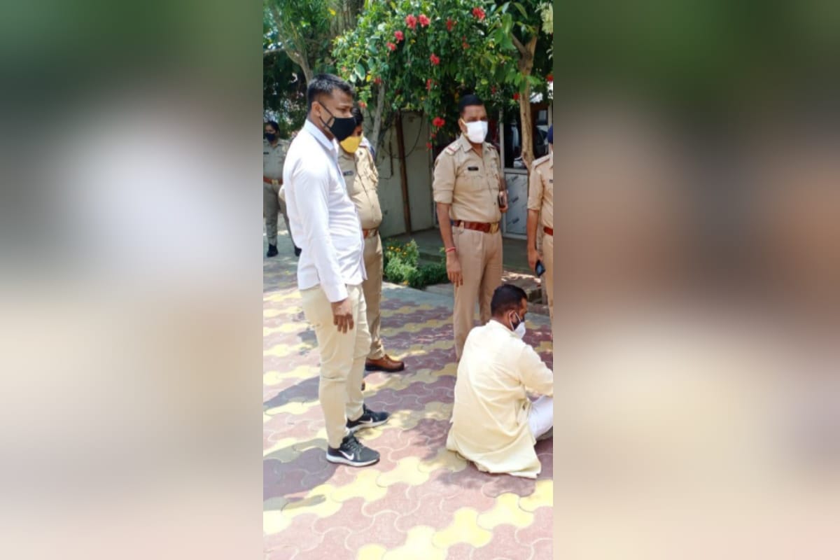 The SSP has suspended to a constable and line spot of sub-inspector for misbehaving with the BJP district minister in Muzaffarnagar