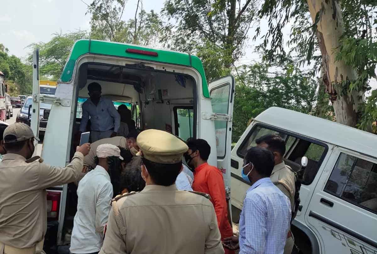 UP: Bolero collides with tree in Mahoba, 12 people from same family returning after bone immersion injured