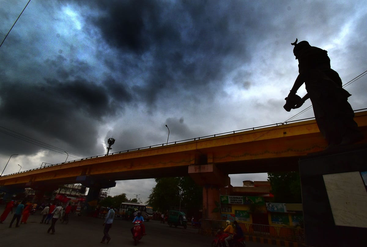 weather updates heavy rainfall in many states due to bay of bengal cyclon IMD prediction