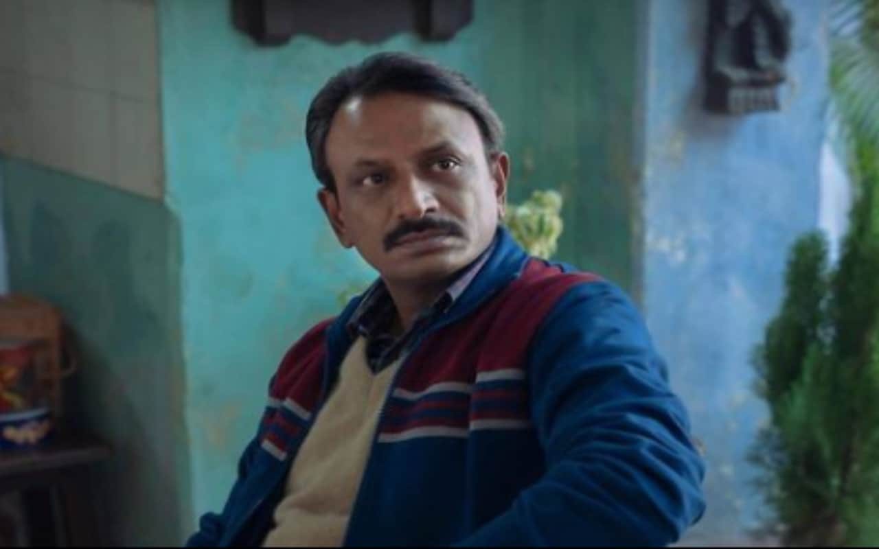 Rajesh Tailang mirzapur actor shared photo oh twitter looking as vendor post gone viral