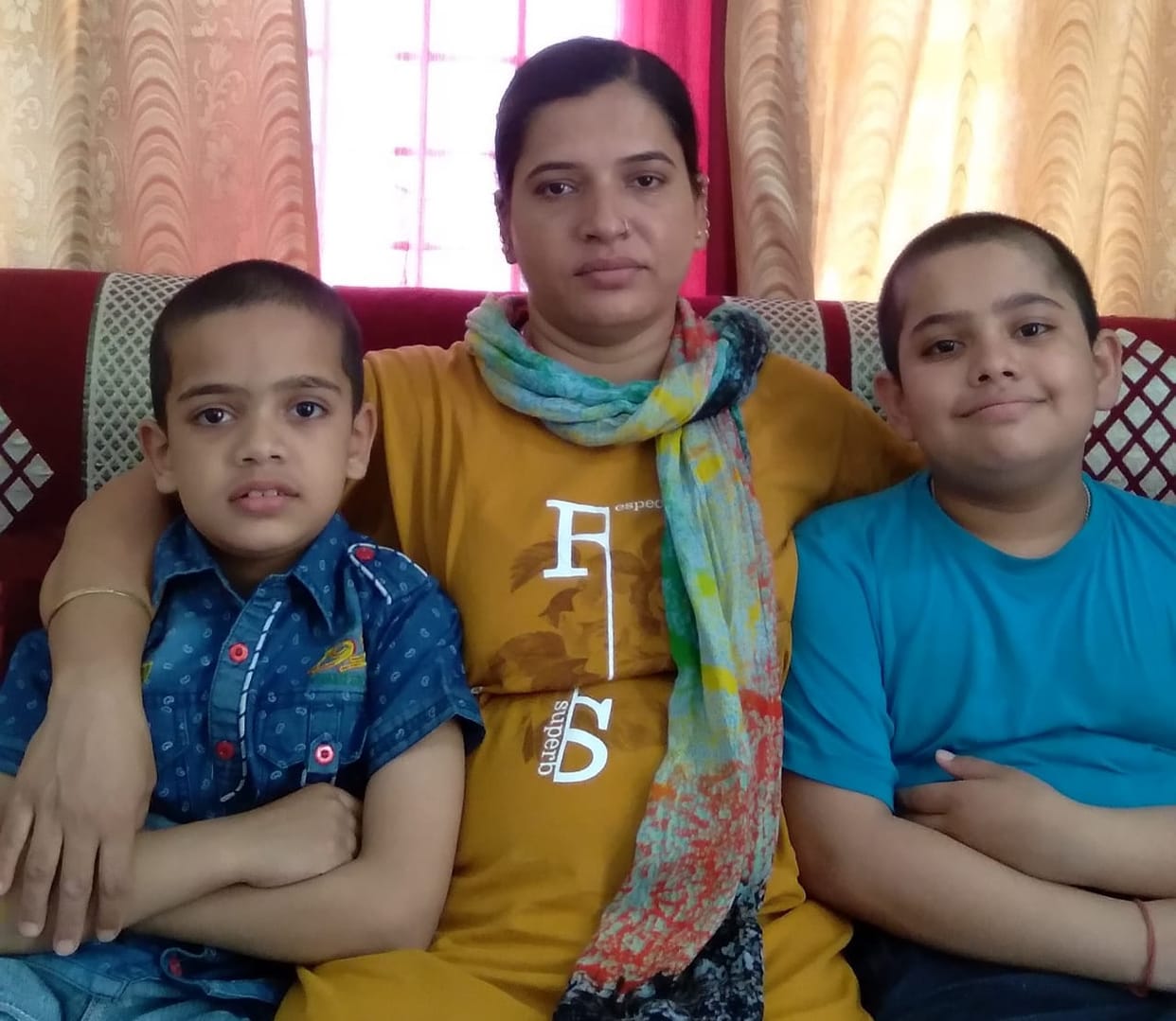Amar Ujala Apanatva Abhiyan: corona snatched mother from someone and father from some children