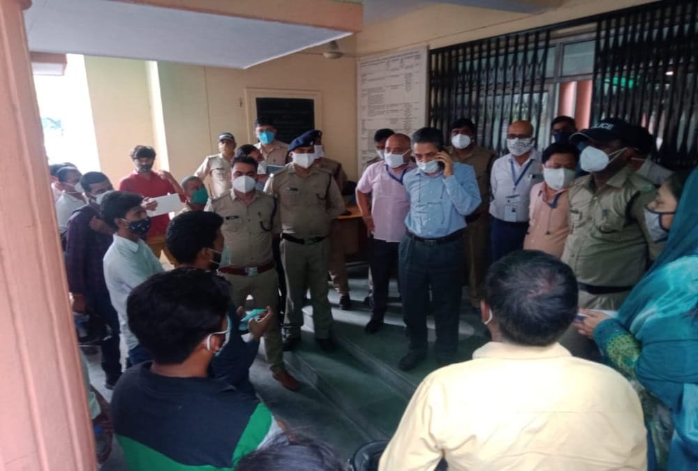 Black Fungus in Uttarakhand: Ruckus in dehradun CMO Office for Black Fungus Injection photos