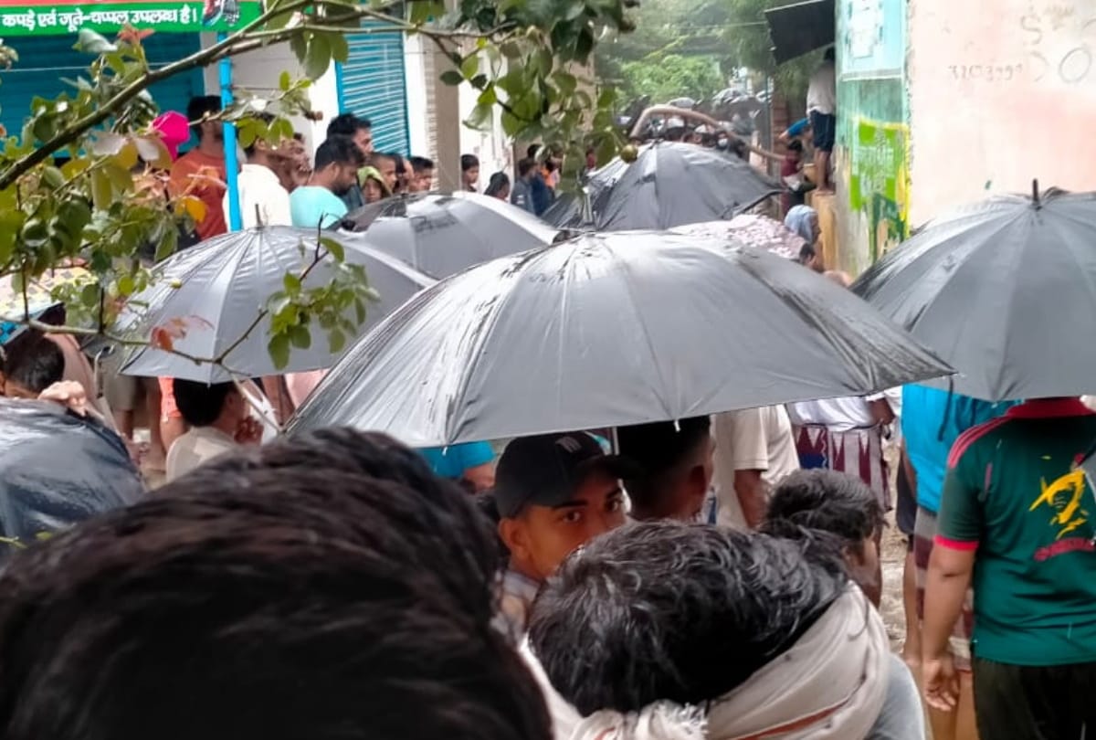 Massive fire breaks out in house at Gorakhpur one injured