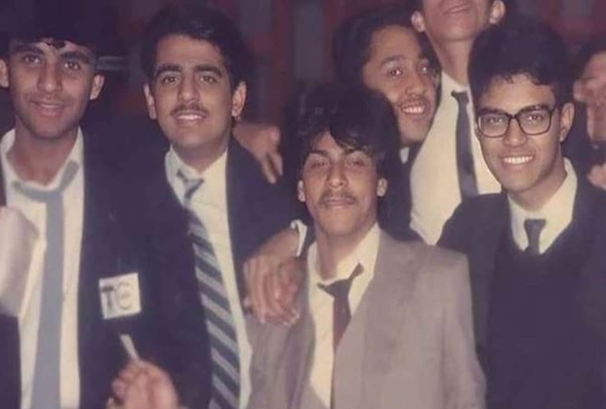 When Shahrukh Khan gave tour of his school talked about his funny school memory