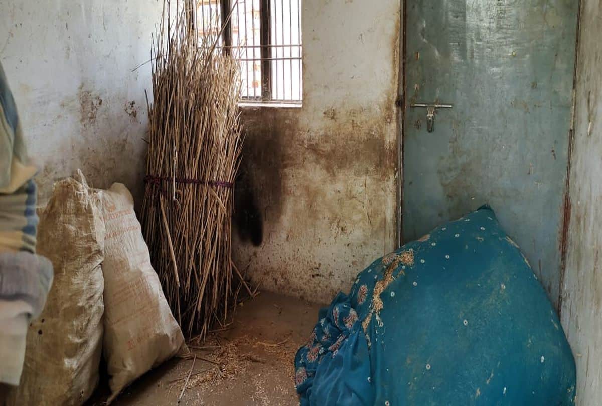Damage Health System Of Manona Agra Villagers Tied Animals In Health Center