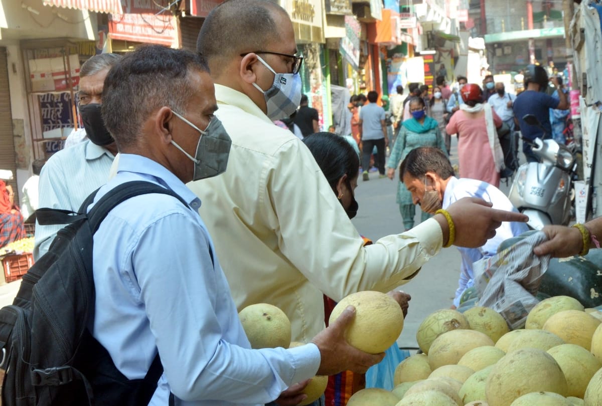 corona curfew in himachal: shops open for five hours from 31st May 2021 government offices work for five days Public transport remain suspended