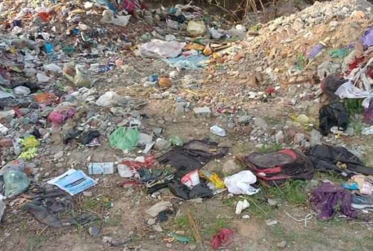 Pages of Gutka sahib and Hanuman Chalisa found on garbage in Bathinda of Punjab
