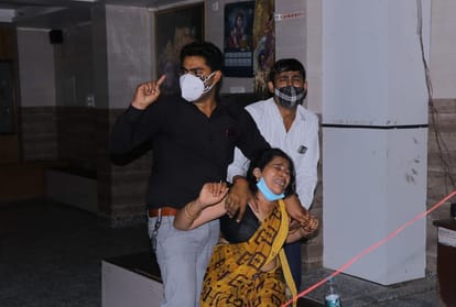 young man murdered outside the hospital in agra