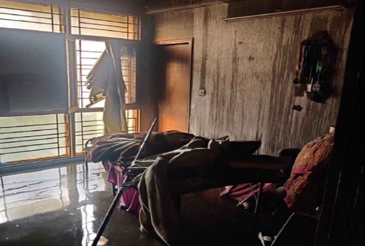 Fire breaks out on fourth floor of Saket Residential Complex one death 