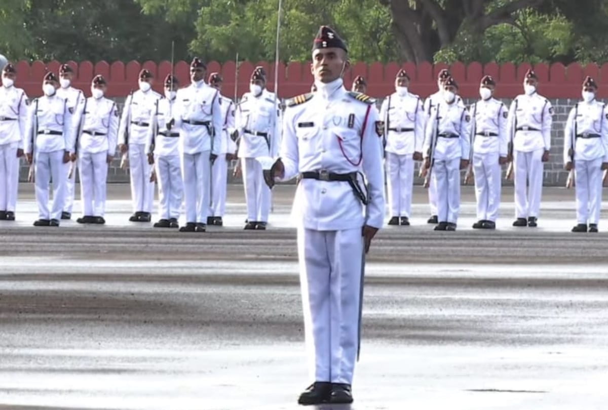 Divyansh Ranjan abhir of Gorakhpur became flying officer