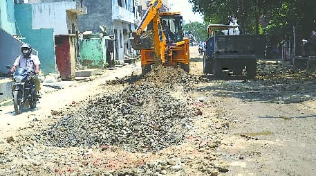 Soil-ballast work started on Khurram Gauntia Road