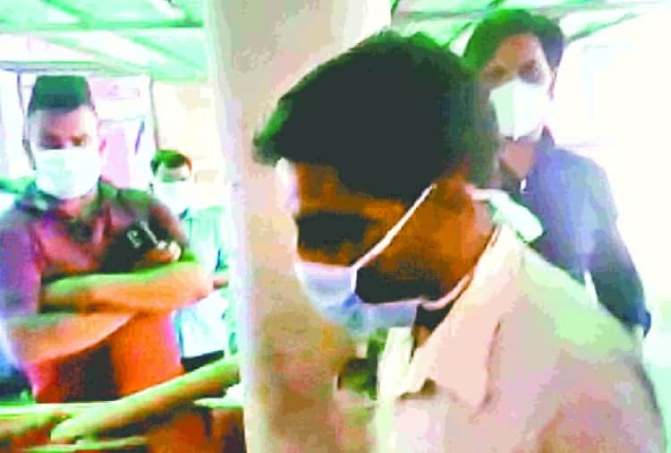 A Man captured in camera to selling PPE kit at mortuary of PGI Chandigarh