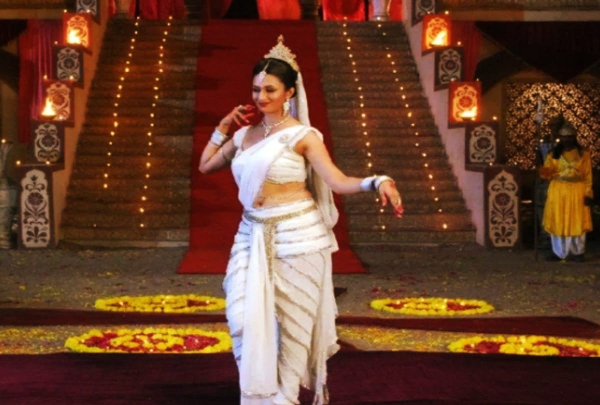 Divyanka Tripathi played apsara chandradev role in ramayan Neha Sargam and Gagan Malik played lead as ram sita