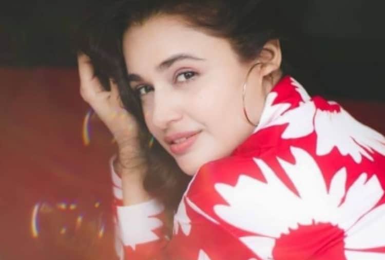 A Case registered against Actress Yuvika Chaudhary in Hansi Of Haryana