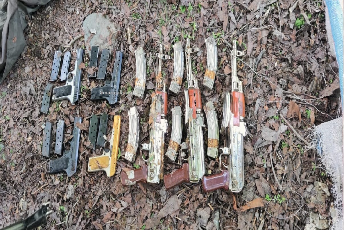 Bag Full of Weapons recovered from car in Mohali