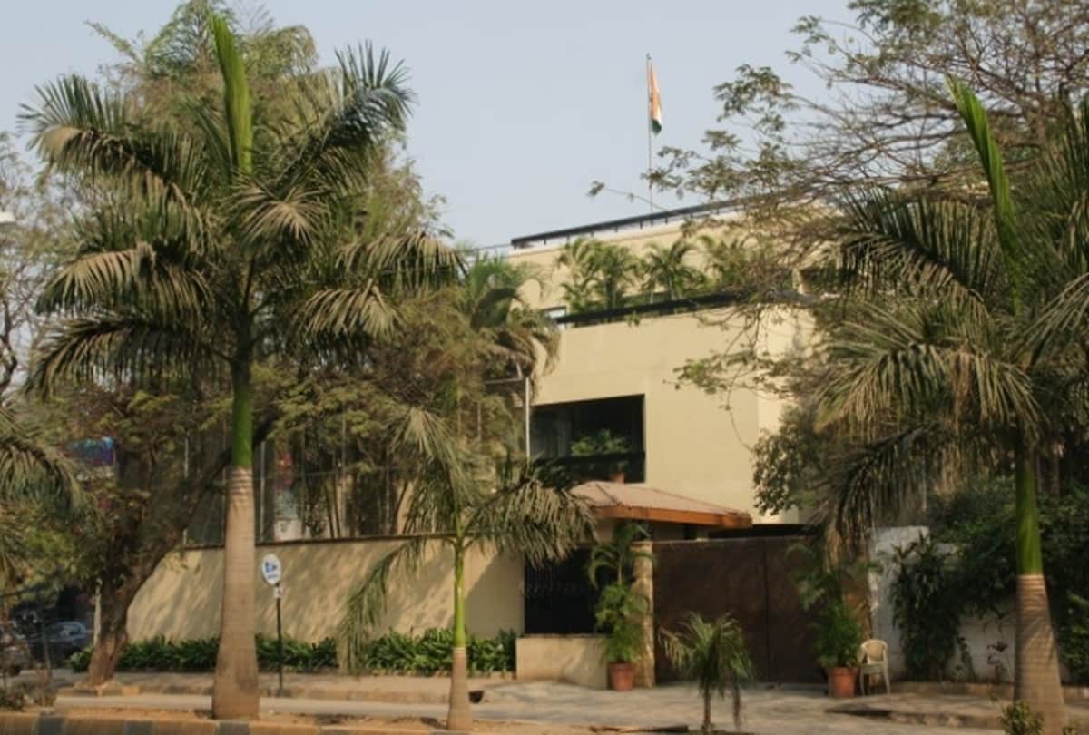 Amitabh Bachchan Property Net Worth Jalsa janak duplex apartment Inside Pictures