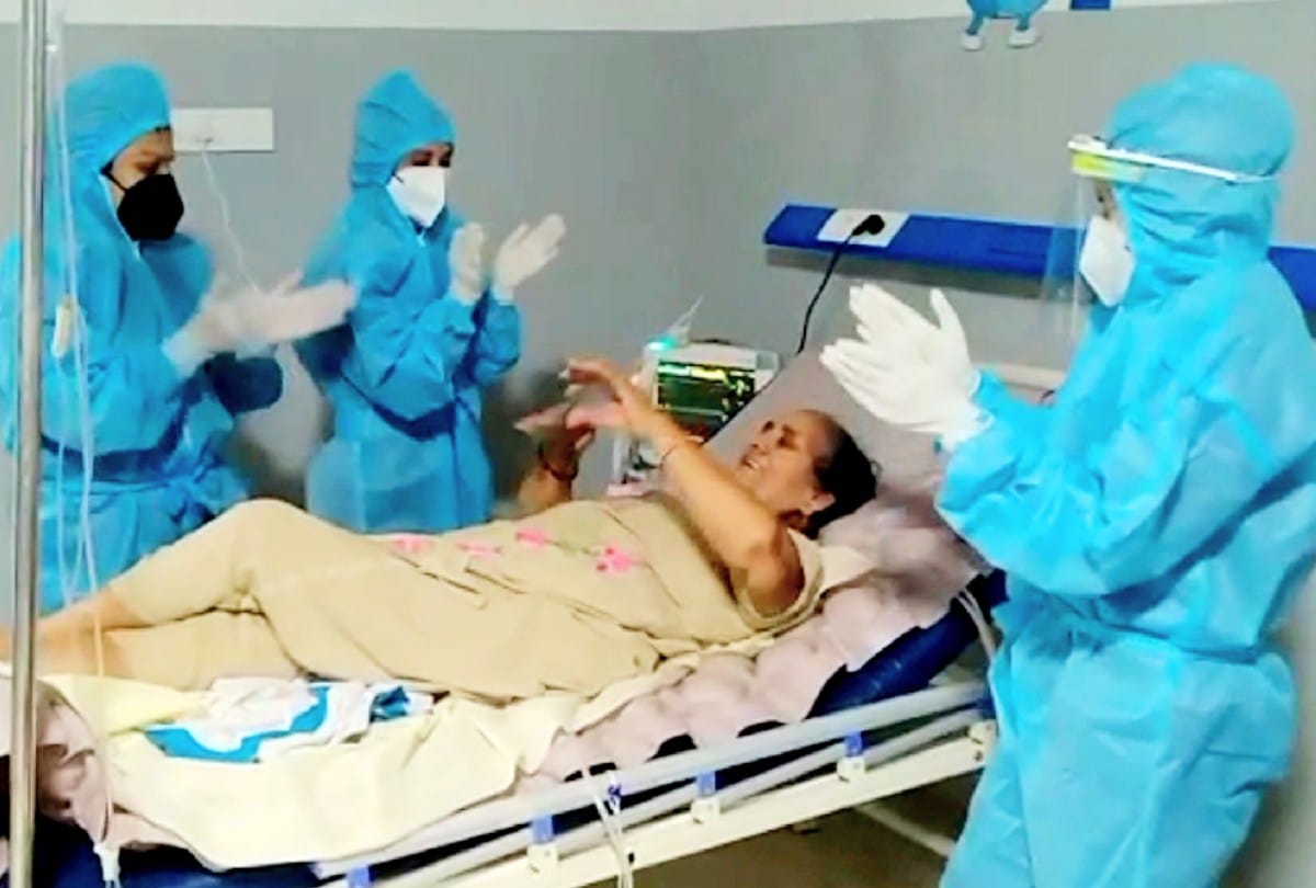 Nurses dance to bring a smile on the faces of Corona positive patients in paonta himachal