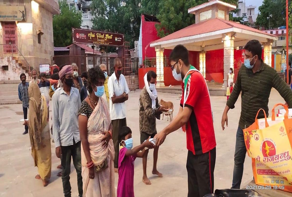 AIPC built a help desk in Varanasi On instruction of Shashi Tharoor amid coronavirus crisis