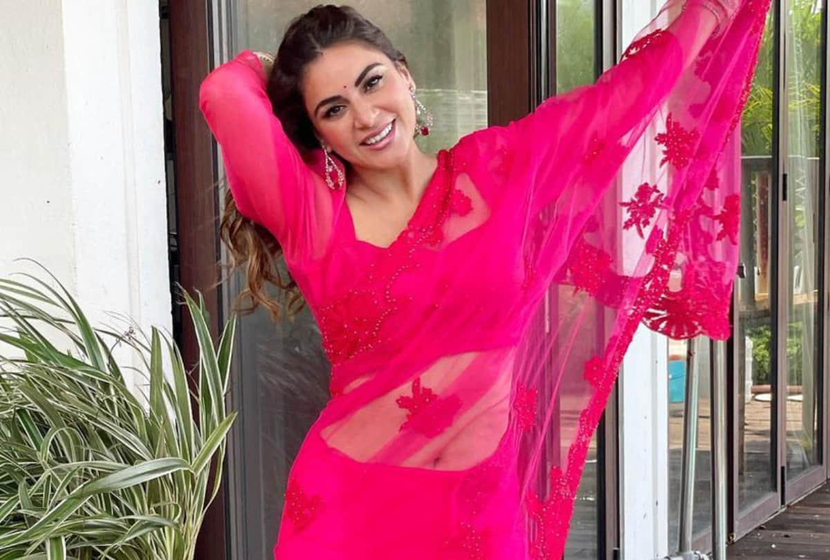 shraddha arya aka preeta look slim and fit in bodycon dress and floral monokini
