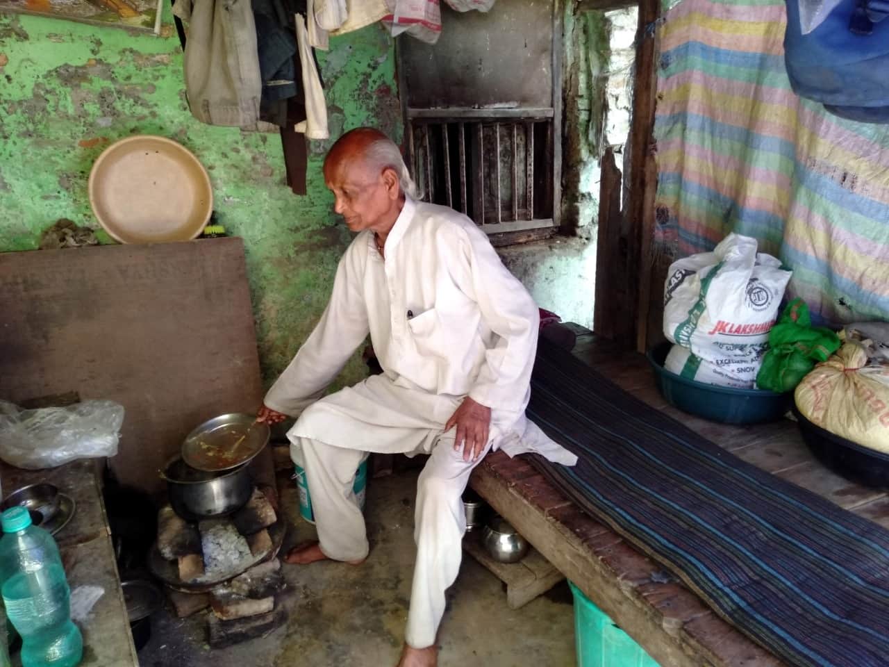 dehradun news : bollywood singer neha kakkar first guru lives in poverty watch photos