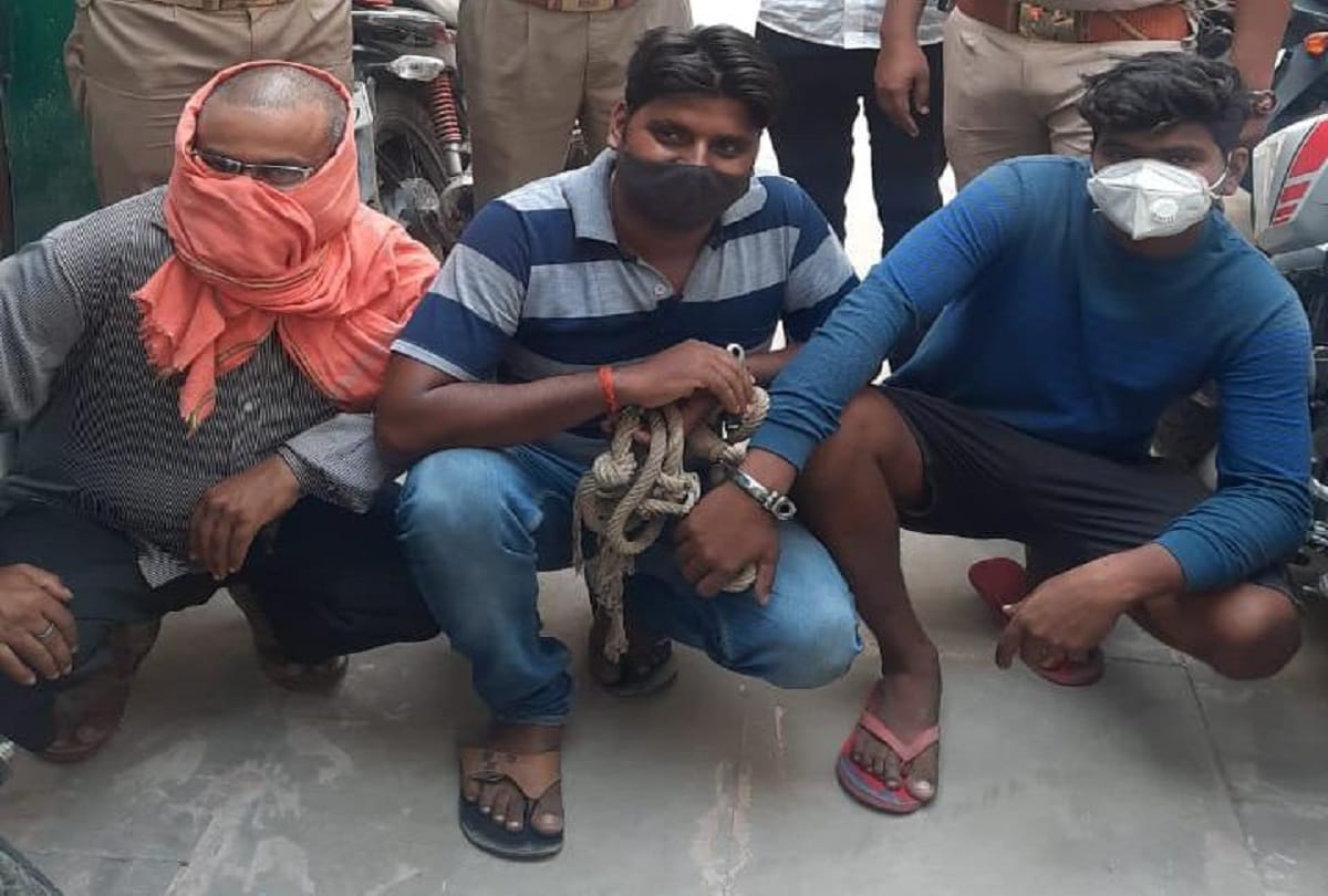 Former IPS claim proved to be true varanasi Police arrested three persons  who robbed in the name of STF