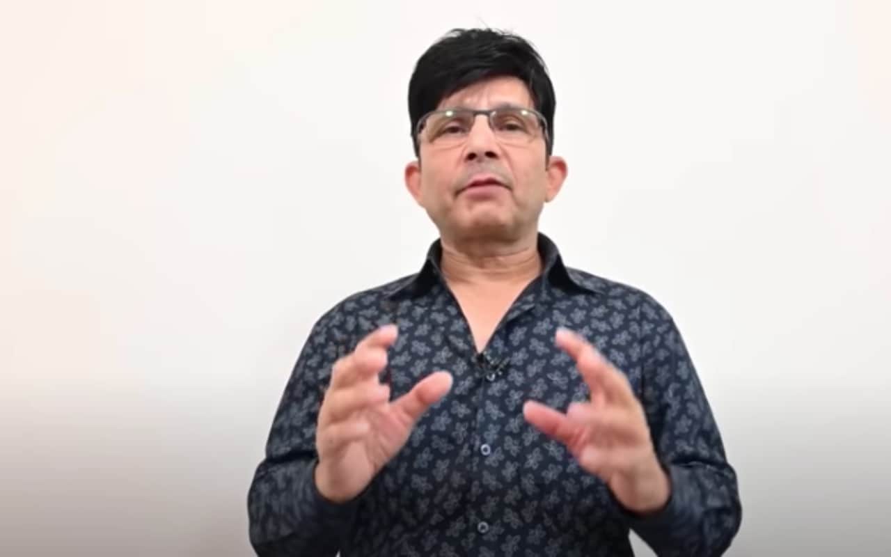 After Salman KRK Now Messes Up With Mika Singh Singer Reply And Said I Will Directly Slap you