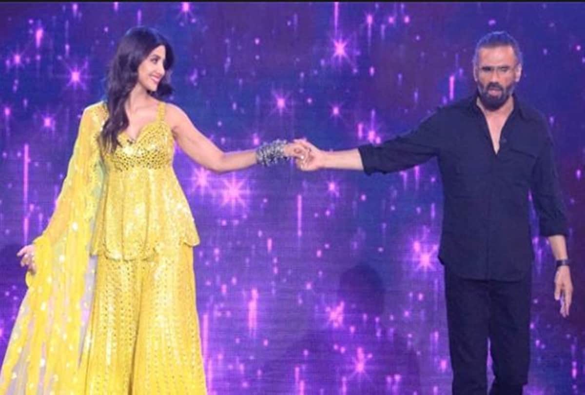 Shilpa and Suniel shetty recreate iconic scene from movie dhadkan on super dancer 4 fans goes crazy