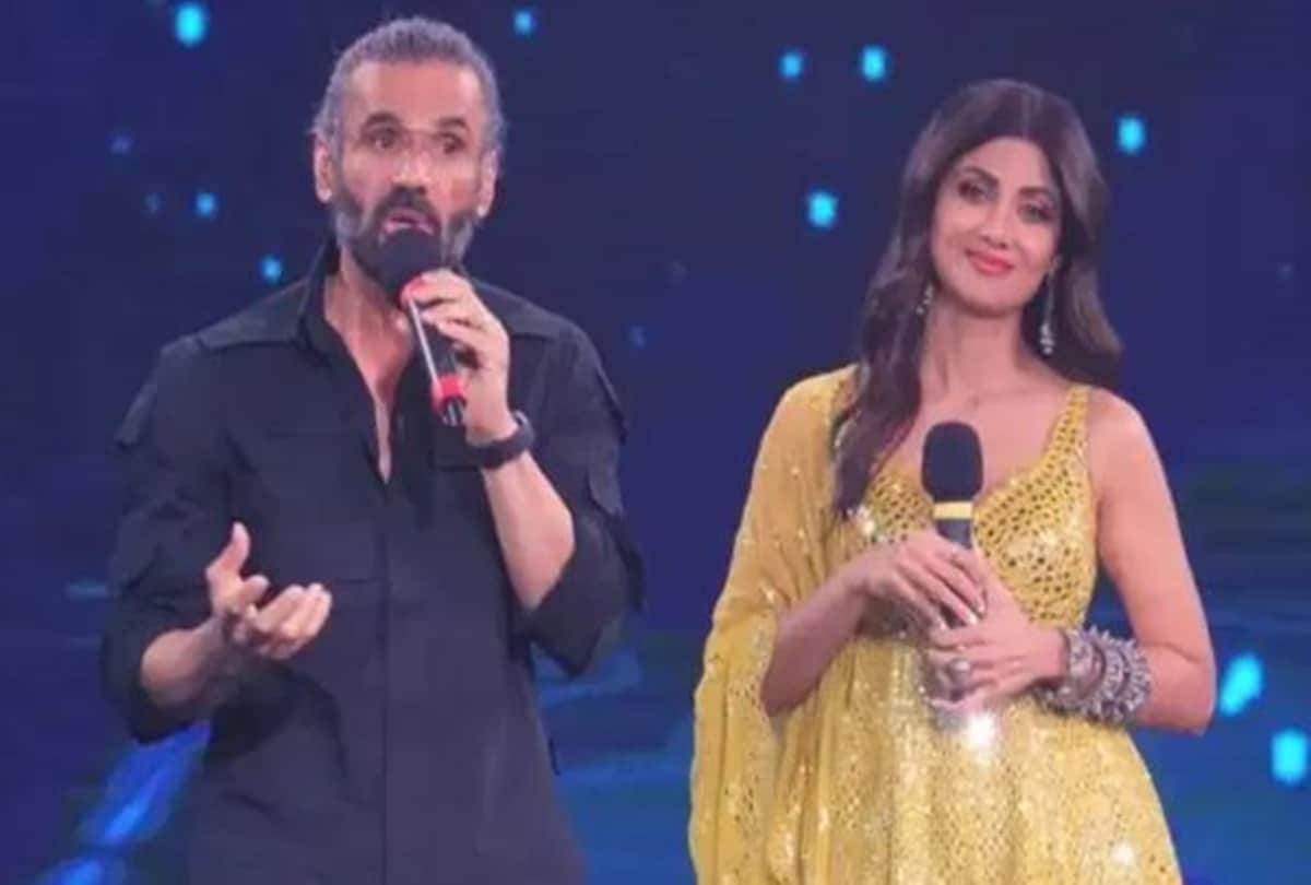 Shilpa and Suniel shetty recreate iconic scene from movie dhadkan on super dancer 4 fans goes crazy