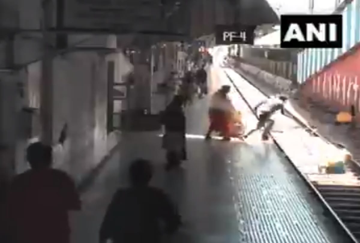 Railway Cop Rescues Accused Woman From Being Run Over By Train In Mumbai