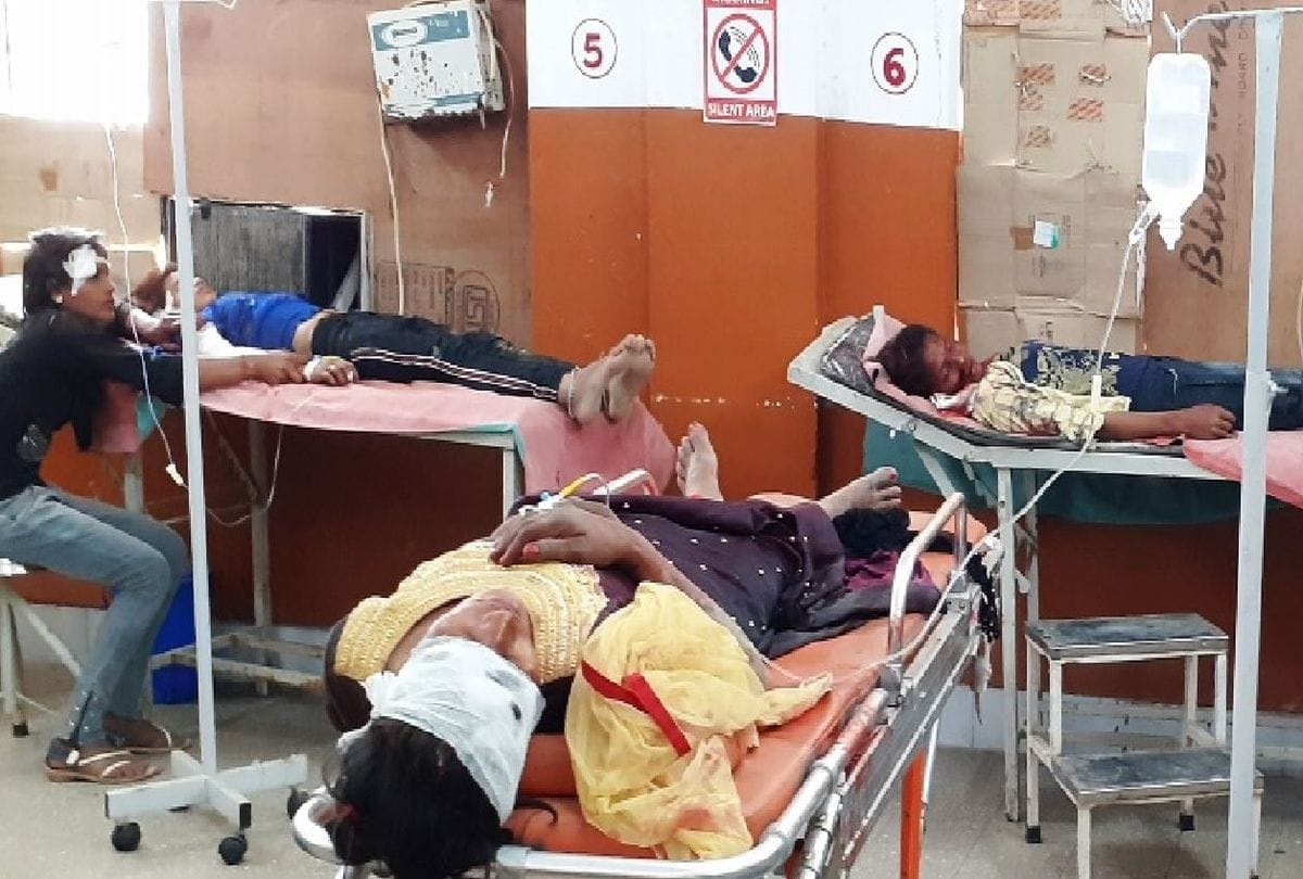 girl died in road accident after car overturned in firozabad