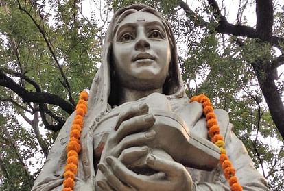 अहिल्याबाई :8 की उम्र में शादी, 21 में विधवा हुईं, कुरीतियों की बेड़ियां तोड़ जंग लड़ी, पढ़िए होलकर साम्राज्ञी की कहानी - Ahilyabai Holkar Jyanti : Who Was ...