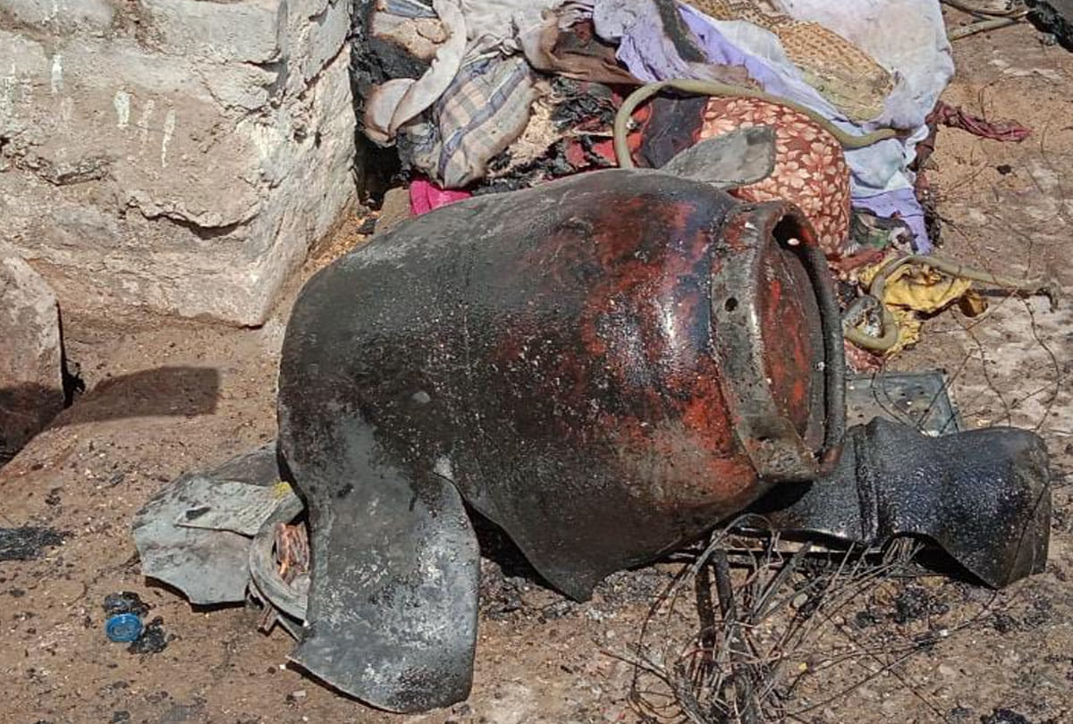 Eight family members scorched due to gas cylinder blast in the house in Agra