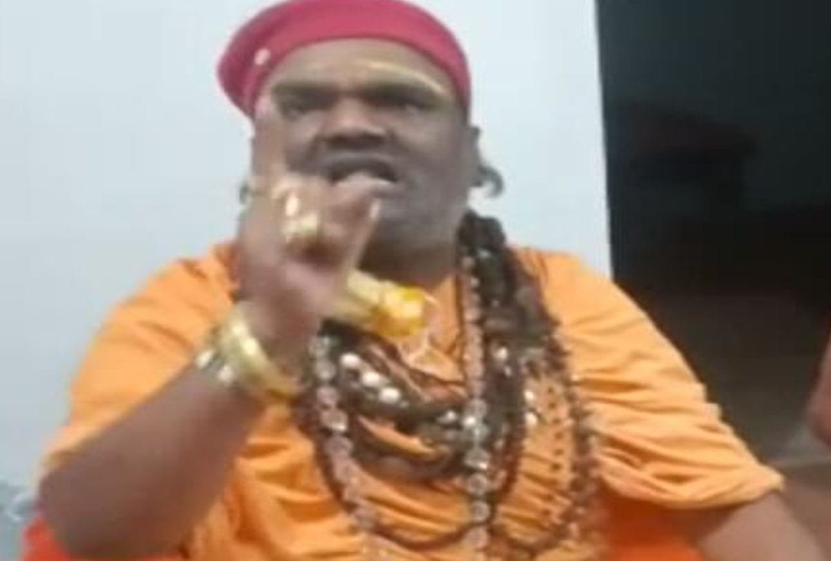 Atuleshanand gave statement against Morari Bapu