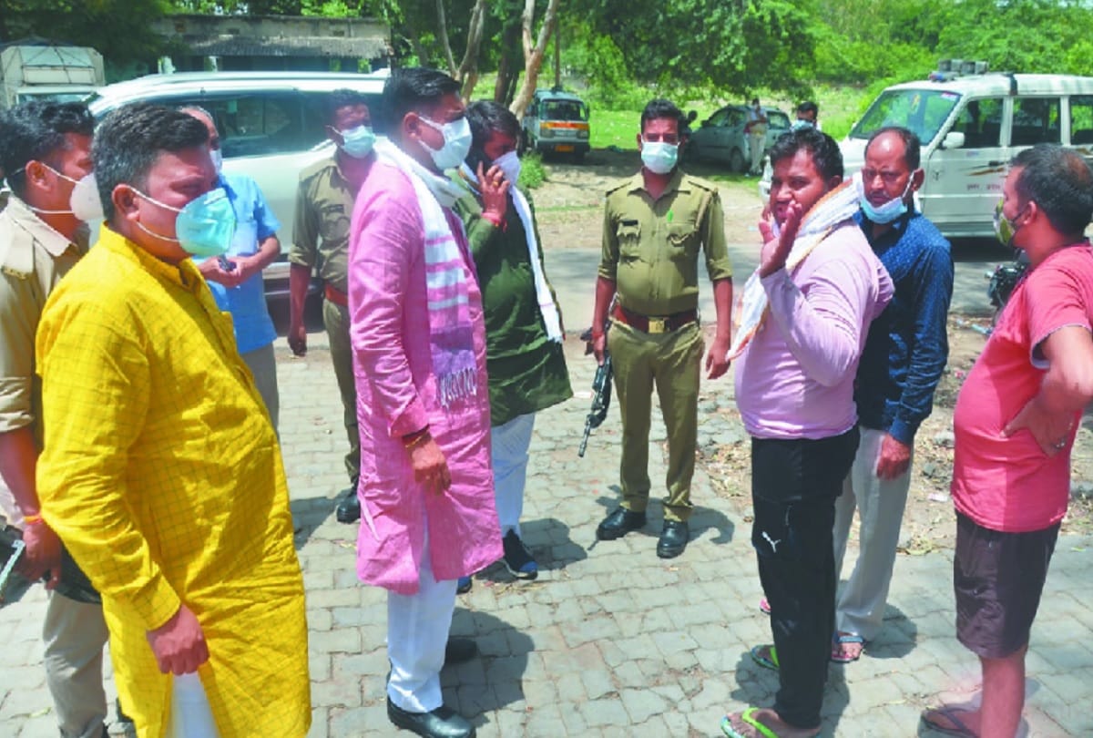 Two Sho and two inspectors suspended