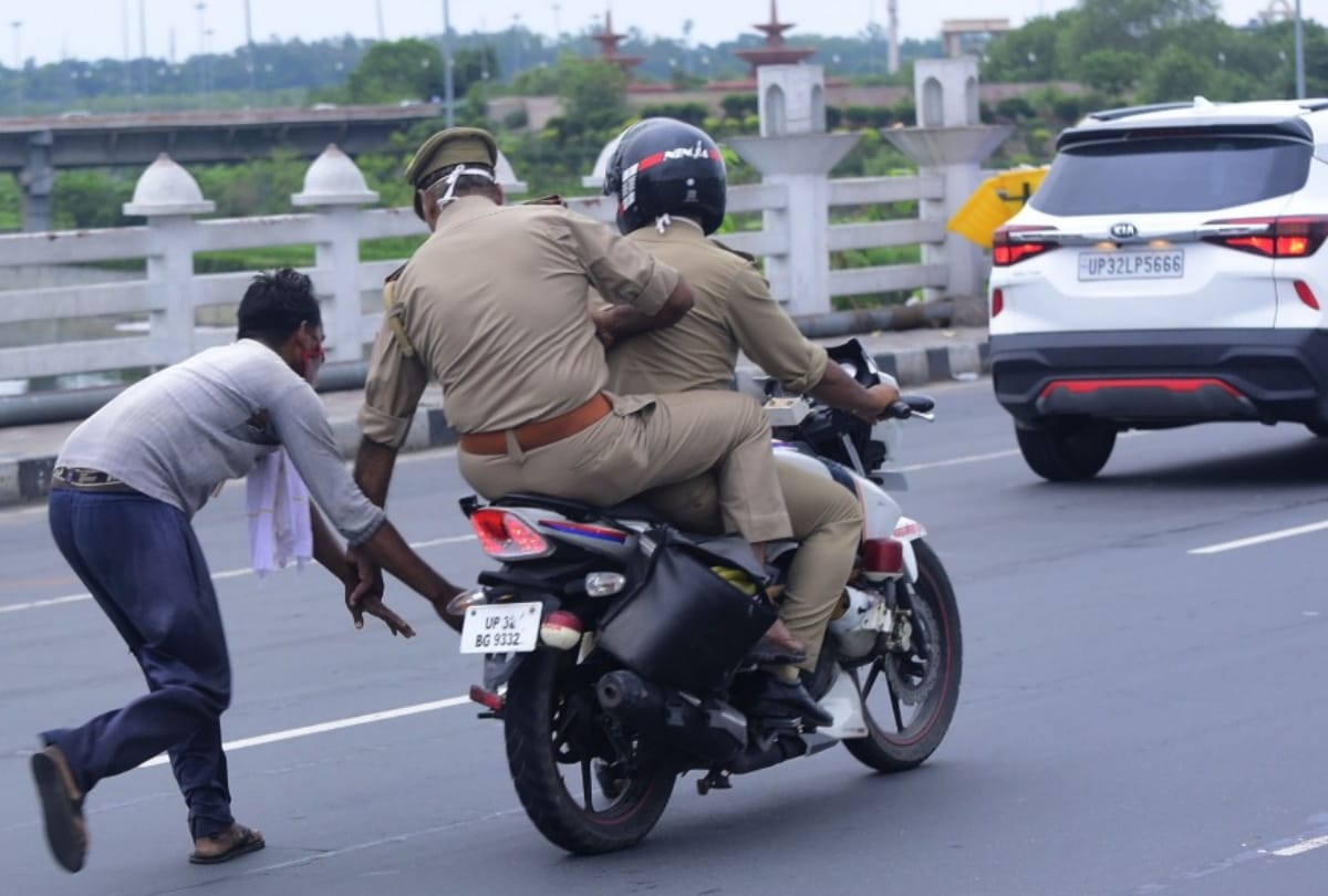 SHO helped fruit seller in Lucknow.
