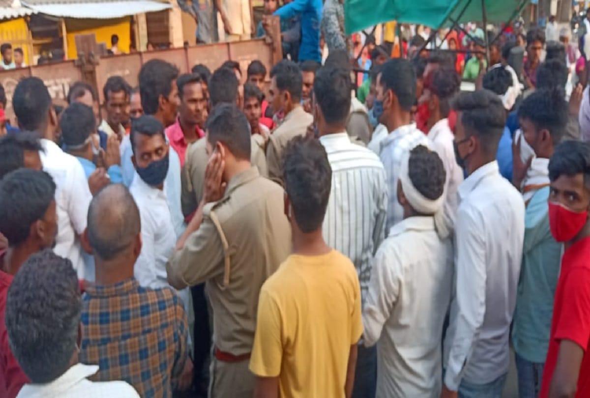youth first brutally beaten then trampled by vehicle in azamgarh family protest with deadbody