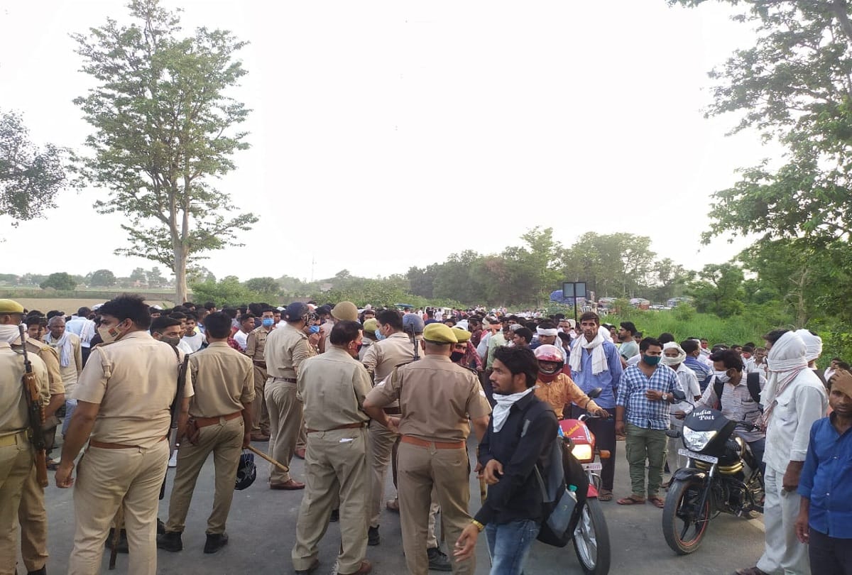 Former gram pradhan shot dead in Hathras
