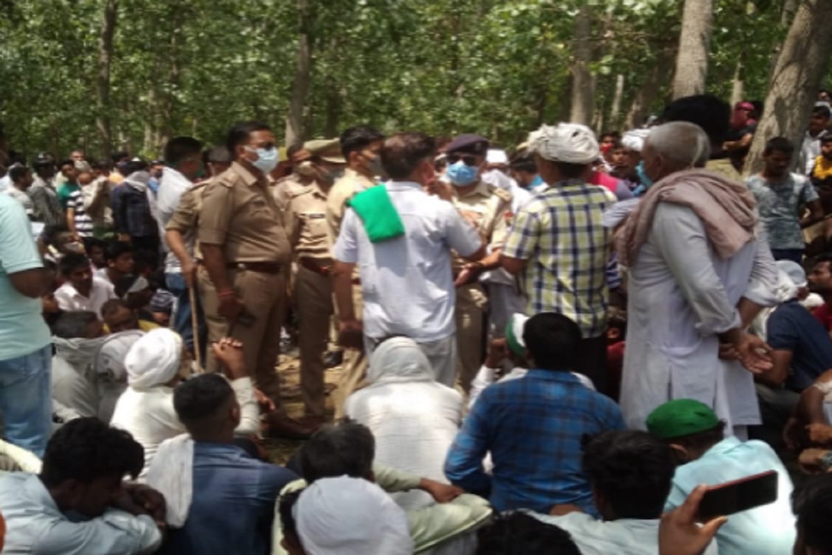 A contract worker died after being hit by a high-tension line in Muzaffarnagar
