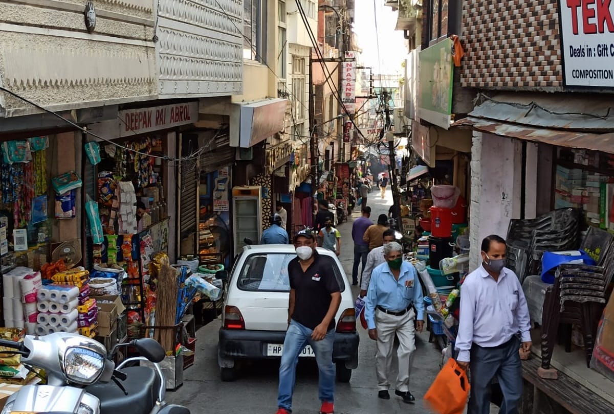 corona curfew in himachal pradesh all shops opened for five hours from today 30 percent employees attend offices